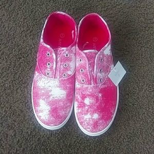 Just be Pink and white laceless shoes